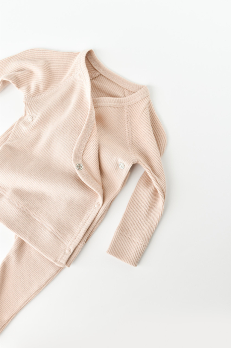 Set 4 piese: bluza, pantaloni, caciulita si manusi din bumbac organic si modal - Blush, BabyCosy [2]