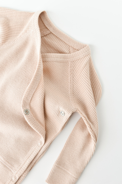 Set 4 piese: bluza, pantaloni, caciulita si manusi din bumbac organic si modal - Blush, BabyCosy [3]