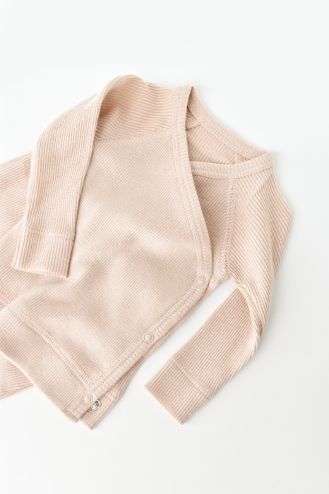 Set 4 piese: bluza, pantaloni, caciulita si manusi din bumbac organic si modal - Blush, BabyCosy [6]