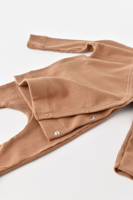Set 4 piese: bluza, pantaloni, caciulita si manusi din bumbac organic si modal - Maro, BabyCosy [4]
