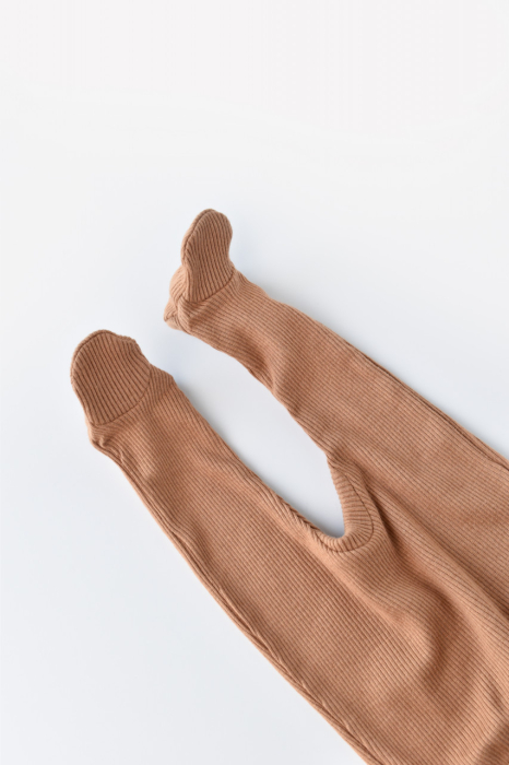 Set 4 piese: bluza, pantaloni, caciulita si manusi din bumbac organic si modal - Maro, BabyCosy [8]