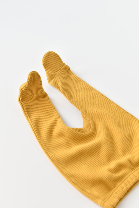 Set 4 piese: bluza, pantaloni, caciulita si manusi din bumbac organic si modal - Mustar, BabyCosy [8]