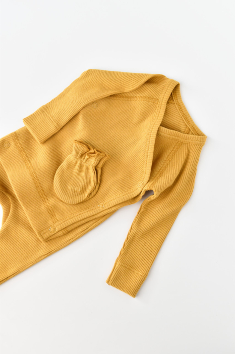Set 4 piese: bluza, pantaloni, caciulita si manusi din bumbac organic si modal - Mustar, BabyCosy [4]