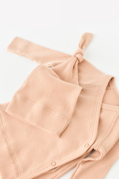 Set 4 piese: bluza, pantaloni, caciulita si manusi din bumbac organic si modal - Somon, BabyCosy [5]