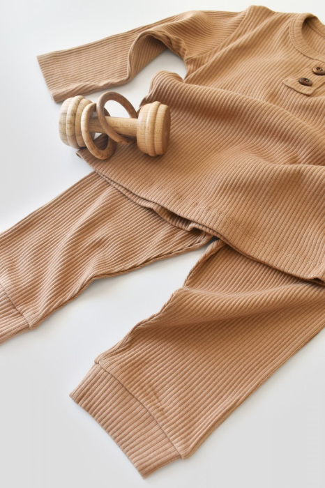 Set bluzita cu maneca lunga si pantaloni lungi din bumbac organic si modal - Maro BabyCosy [3]