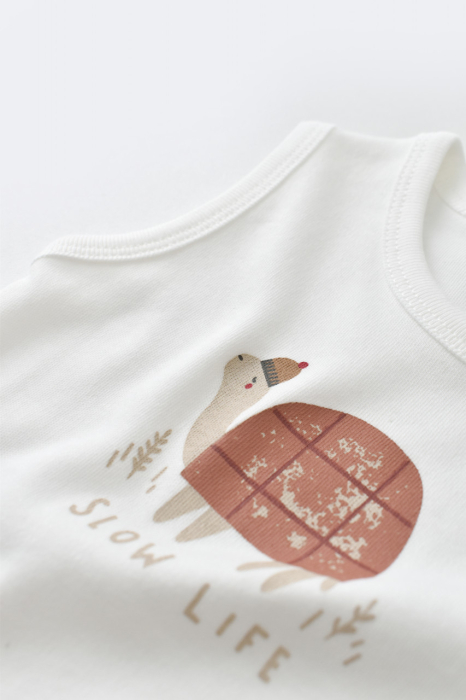 Set Broscuta cu salopeta si body din 80%bumbac organic si 20% poliester - Caramiziu, BabyCosy [7]