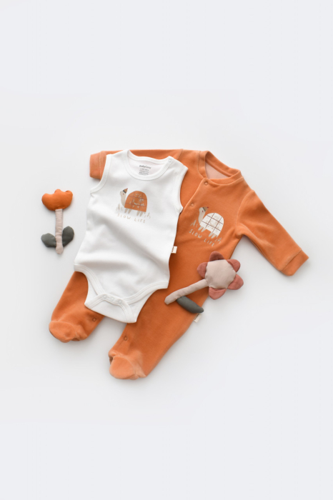 Set Broscuta cu salopeta si body din 80%bumbac organic si 20% poliester - Portocaliu, BabyCosy [2]