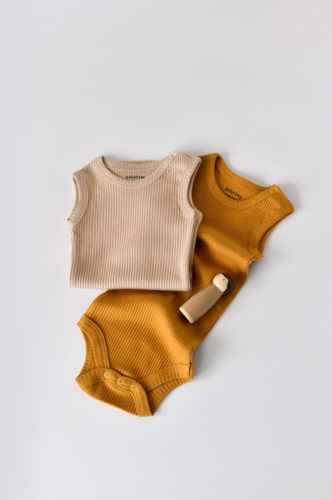 Set de 2 body-uri fara maneci din bumbac organic si modal - Mustar/Somon BabyCosy [7]