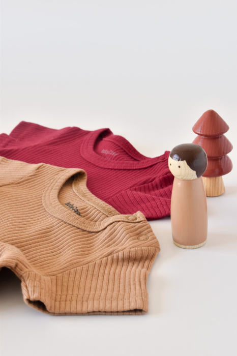 Set de 2 salopetele cu maneca scurta din bumbac organic si modal - Rosu/ Maro BabyCosy [6]