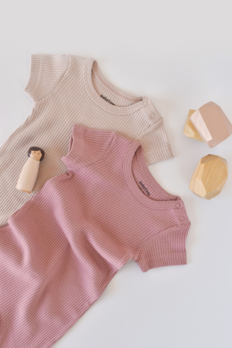 Set de 2 salopetele cu maneca scurta din bumbac organic si modal - Roz/ Blush BabyCosy [2]