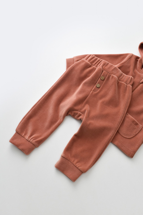 Set Ursulet cu bluzita cu fermoar si gluga si pantaloni lungi din 80%bumbac organic si 20% poliester - Caramiziu, BabyCosy [7]