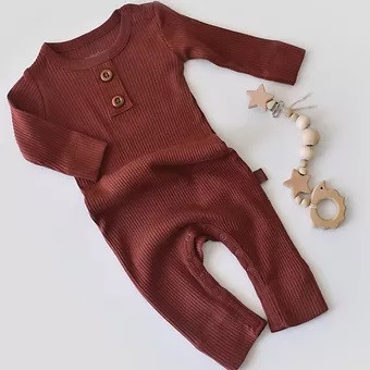 Body-uri și salopete bebeluși - Salopeta cu maneca lunga si pantaloni lungi din bumbac organic si modal - Caramiziu BabyCosy