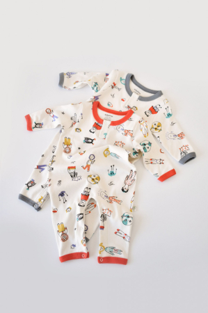 Body-uri și salopete bebeluși - Set 2 salopetele cu maneca lunga si pantaloni lungi - 100%bumbac organic - Rosu si Gri, BabyCosy