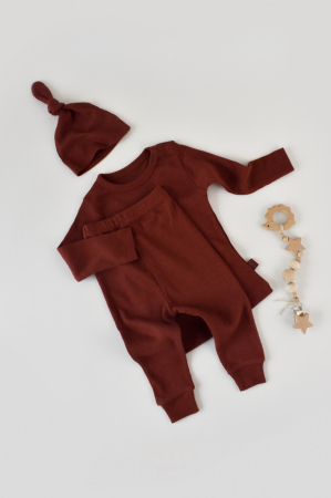 Seturi și compleuri copii - Set 3 piese: bluzita cu maneca lunga, pantaloni lungi si caciulita din bumbac organic si modal - Caramiziu BabyCosy