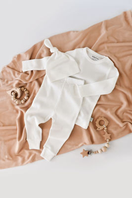 Seturi și compleuri copii - Set 3 piese: bluzita cu maneca lunga, pantaloni lungi si caciulita din bumbac organic si modal - Ecru, BabyCosy