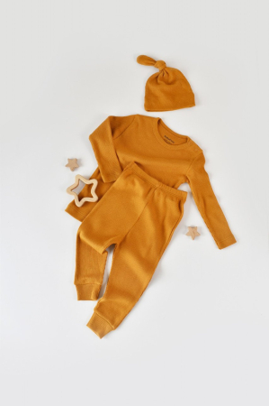 Seturi și compleuri copii - Set 3 piese: bluzita cu maneca lunga, pantaloni lungi si caciulita din bumbac organic si modal - Mustar BabyCosy