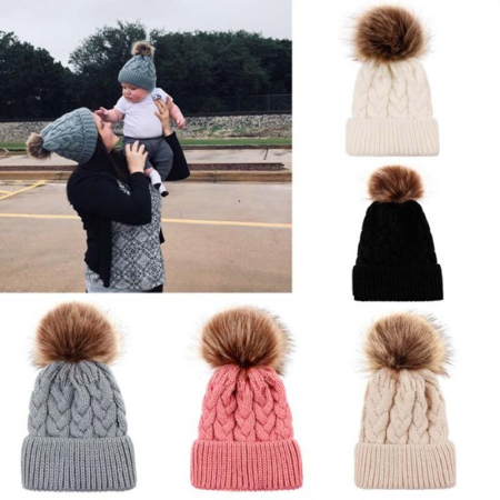 Șepci, căciuli și accesorii de iarnă - Set caciuli mama copil cu un pampon Drool (Culoare: Alb)