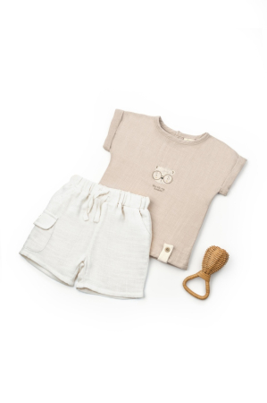 Haine copii - Set tricou maro cu pantaloni scurti TeddyBear, 100% bumbac organic, BabyCosy