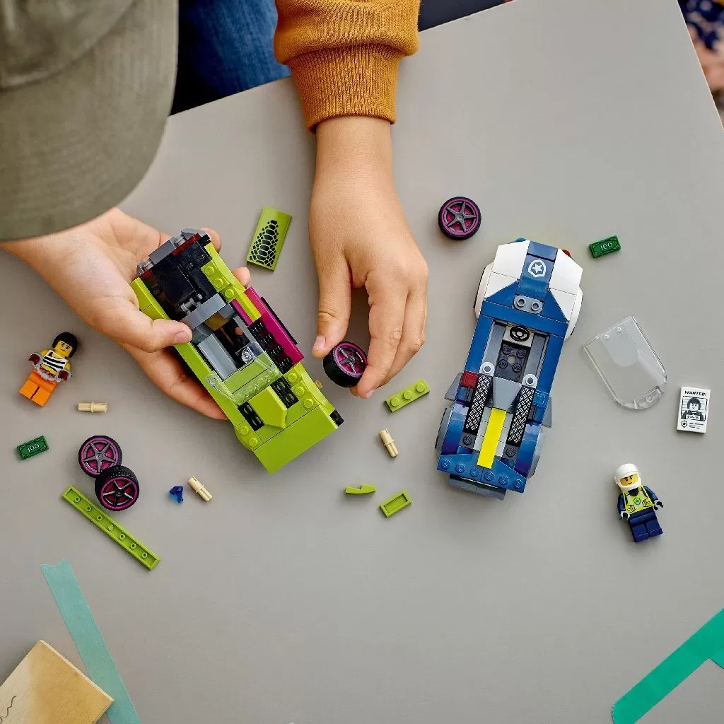 LEGO CITY Urmarire Cu Masina De Politie Si Masina Puternica 60415 [4]