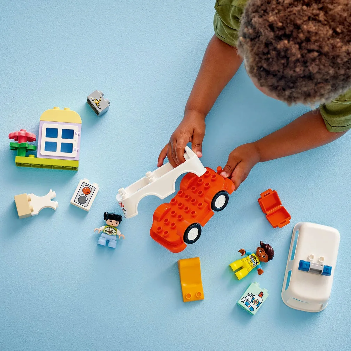 Lego Duplo Ambulanta Si Sofer 10447 [5]