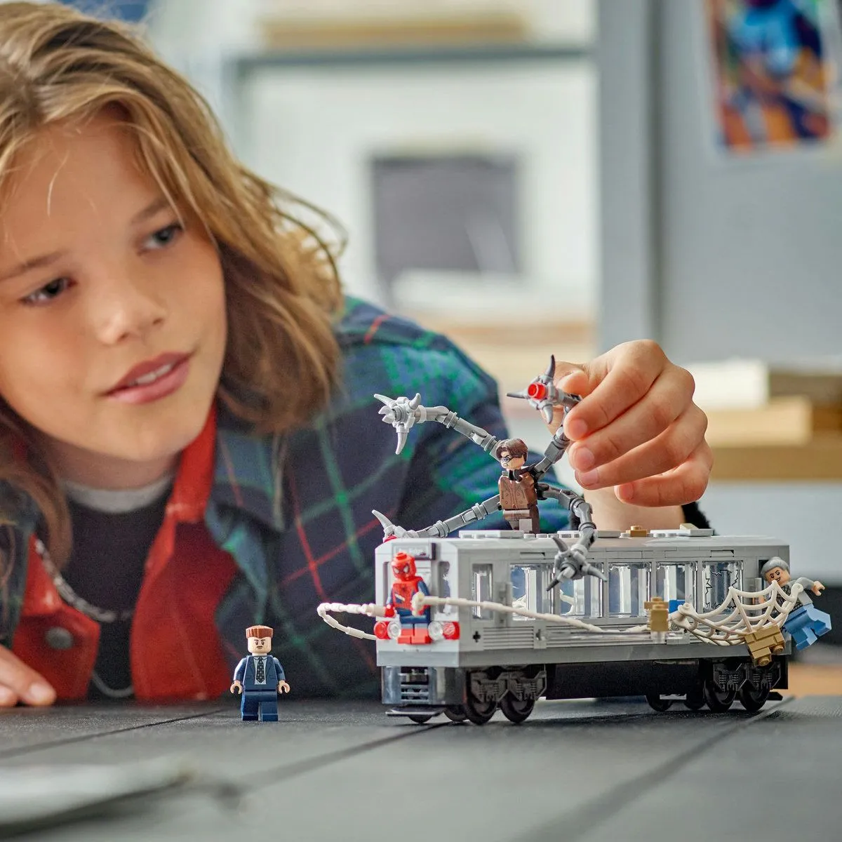 Lego Marvel Lupta Pe Acoperisul Trenului Omul Paianjen Si Doc OCK 76321 [3]