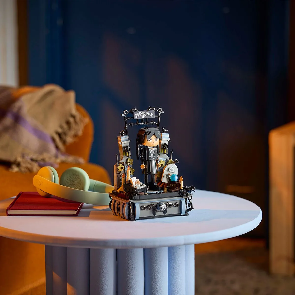 Lego Wednesday Figurina Wednesday Addams 76780 [4]