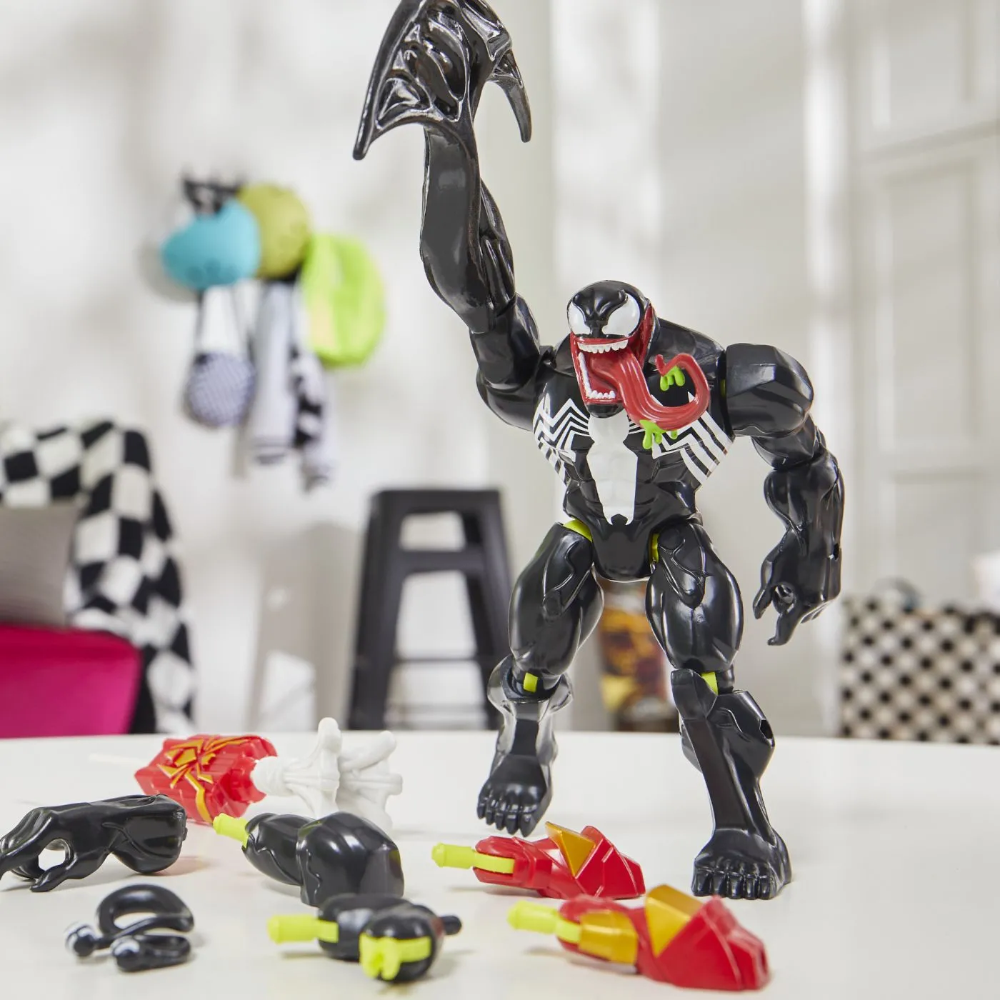 Figurina Venom 12CM cu accesorii Marvel Avengers Mix Mashers, 4+ [8]