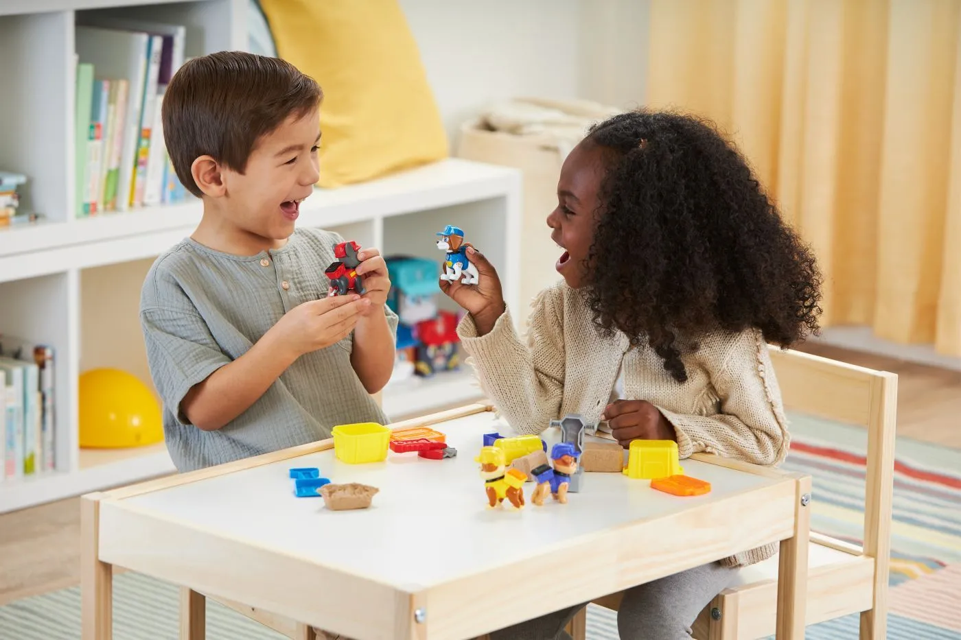 Set De Constructie Cu Nisip Kinetic Patrula Catelusilor Rubble Se Echipa Charger Si Wheeler [2]