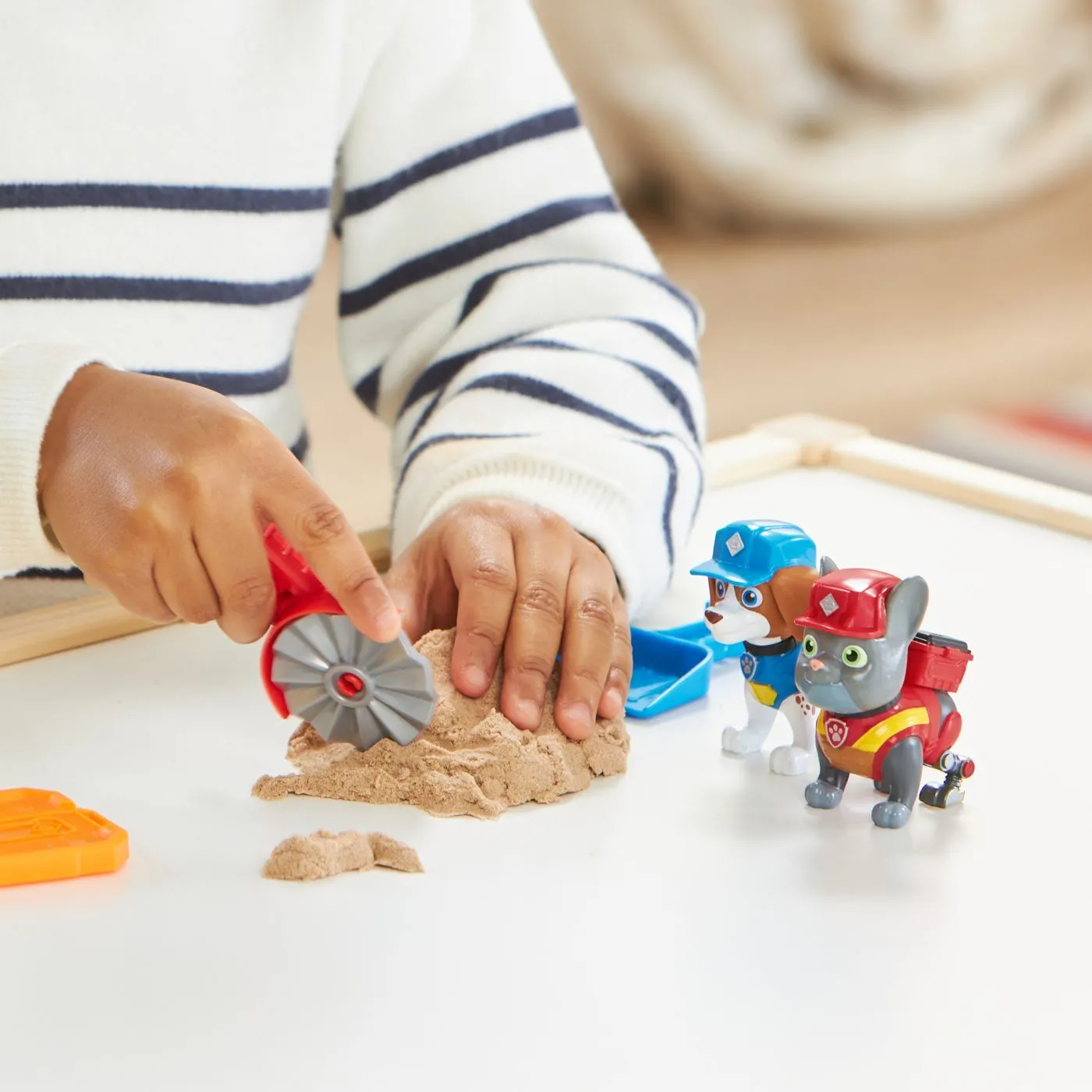 Set De Constructie Cu Nisip Kinetic Patrula Catelusilor Rubble Se Echipa Charger Si Wheeler [3]