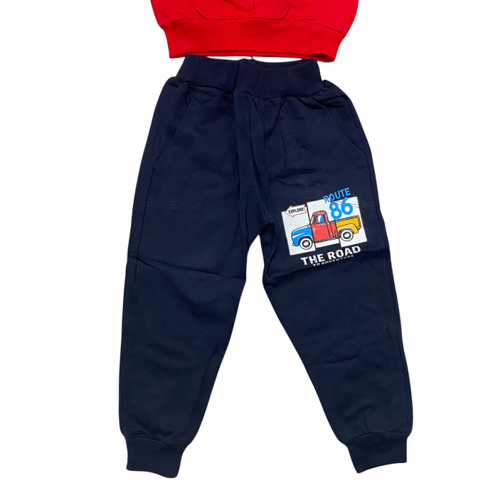 Trening copii roșu „Route 86”  – Bluziță cu imprimeu camion și pantaloni negri, bumbac 100% [3]