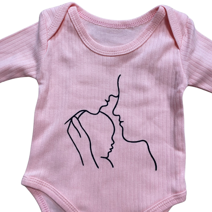 Body bebe din bumbac fin cu mânecă lungă și imprimeu artistic „Mamă și copil” [2]