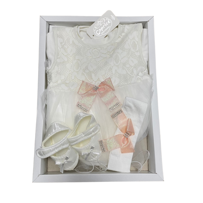 Set rochiță elegantă cu dantelă și fundiță, pantofiori și bentiță – Caprice Baby Collection [1]