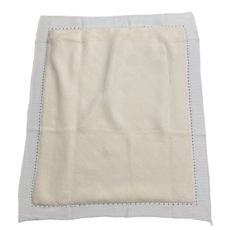 Păturică tricotată bebe din bumbac cu model în relief și broderie florală [2]