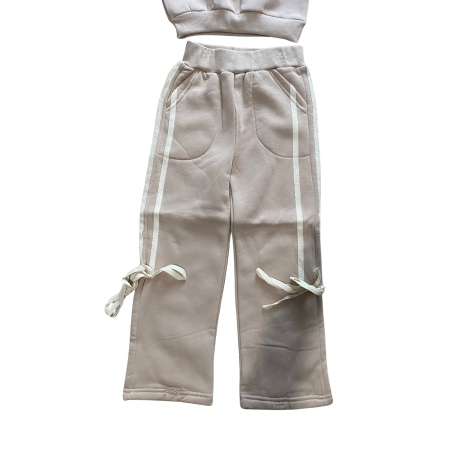 Set cu bluziță decorată și pantaloni cu fundițe [2]