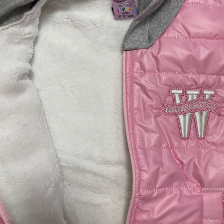 Vesta matlasată roz cu glugă gri detașabilă și fermoar frontal [2]