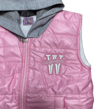 Vesta matlasată roz cu glugă gri detașabilă și fermoar frontal [1]