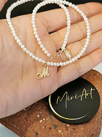 Colier Strălucire Perlată cu inițiala M – Perle de Cultură [2]