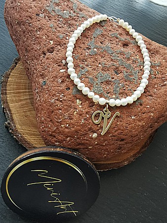 Brățara Strălucire Perlată – Inițiala V - Perle de Cultură [0]