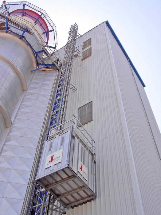 Ascensor pentru persoane si materiale DE JONG HP200S H maxim 150m sarcina maxima 2000kg 400V [2]