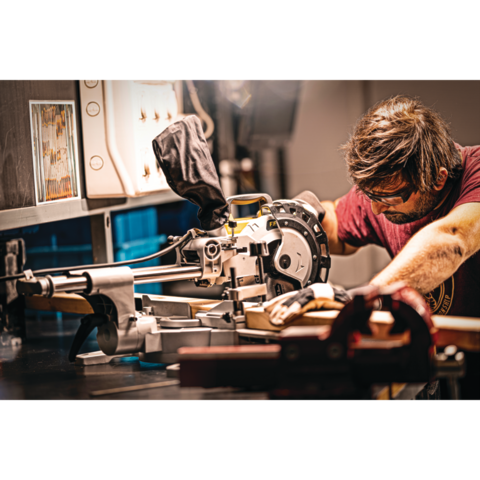 FIERĂSTRĂU CIRCULAR CU SISTEM DE GLISARE SCMS 210 PLUS [2]