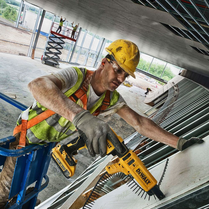 Masina de insurubat cu ambreiaj si magazie cu acumulator [2]