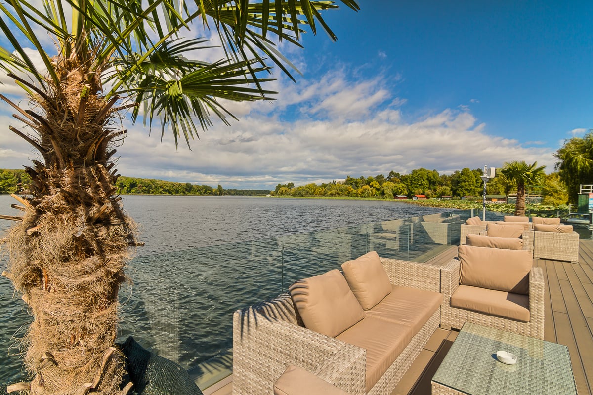 Închiriere auto pentru weekend: idei de destinații aproape de București