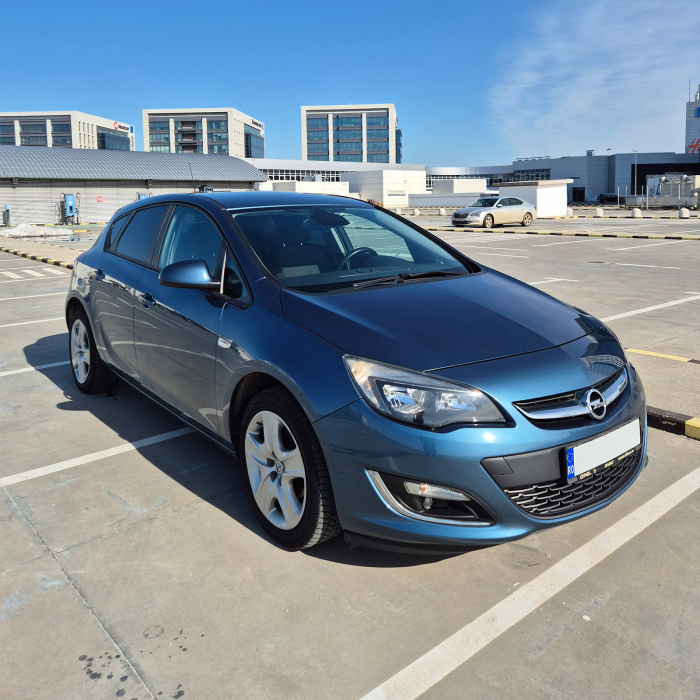 Închiriere Opel Astra [2]