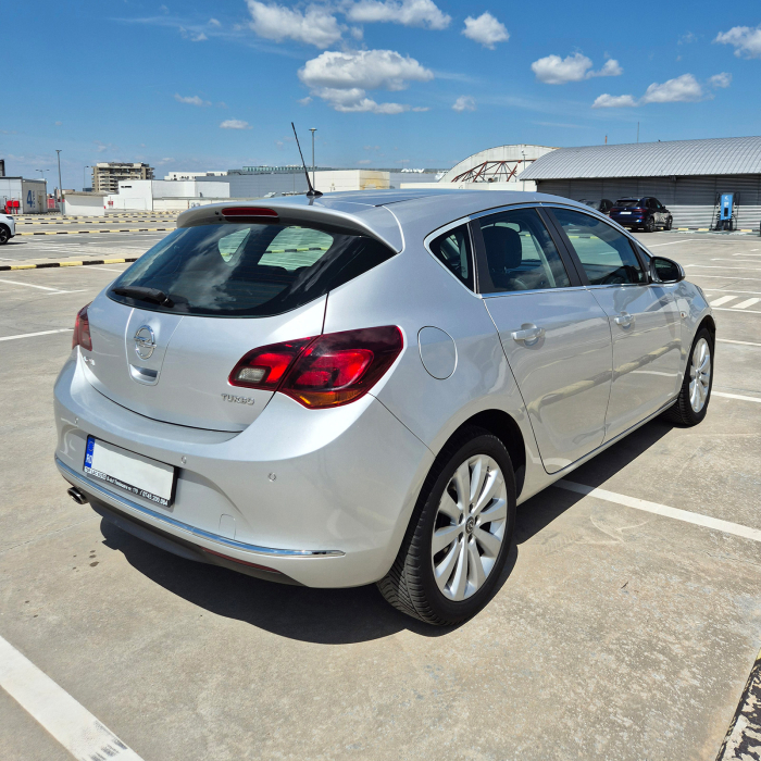 Închiriere Opel Astra Automat [2]