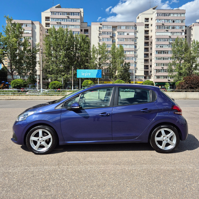 Închiriere Peugeot 208 [4]