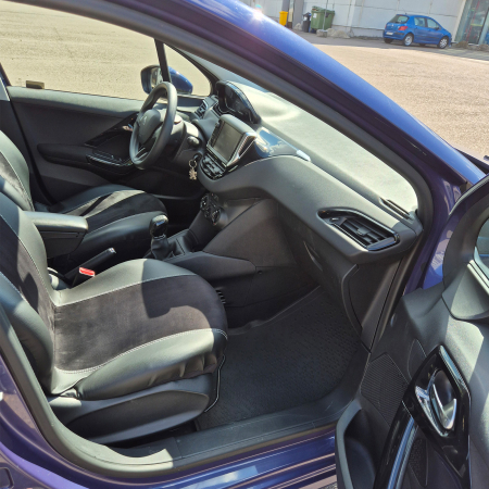 Închiriere Peugeot 208 [7]