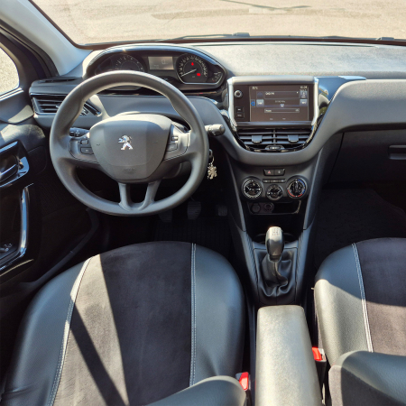 Închiriere Peugeot 208 [4]