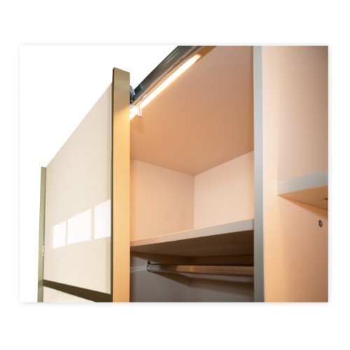 Gold Dulap 2000 Crem cu usi MDF Lucios + 1 Comoda [4]