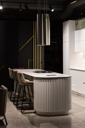 White Peace Kitchen 4700 × 2700 × 600 mm [1]