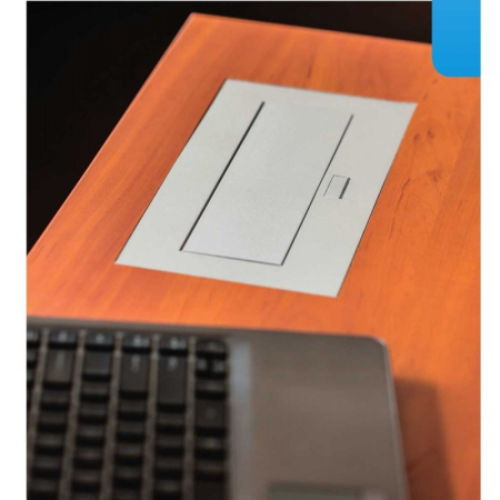 Priză încorporată retractabilă 3 locuri cu împământare alb GTV AE-PB03GS-10 [2]